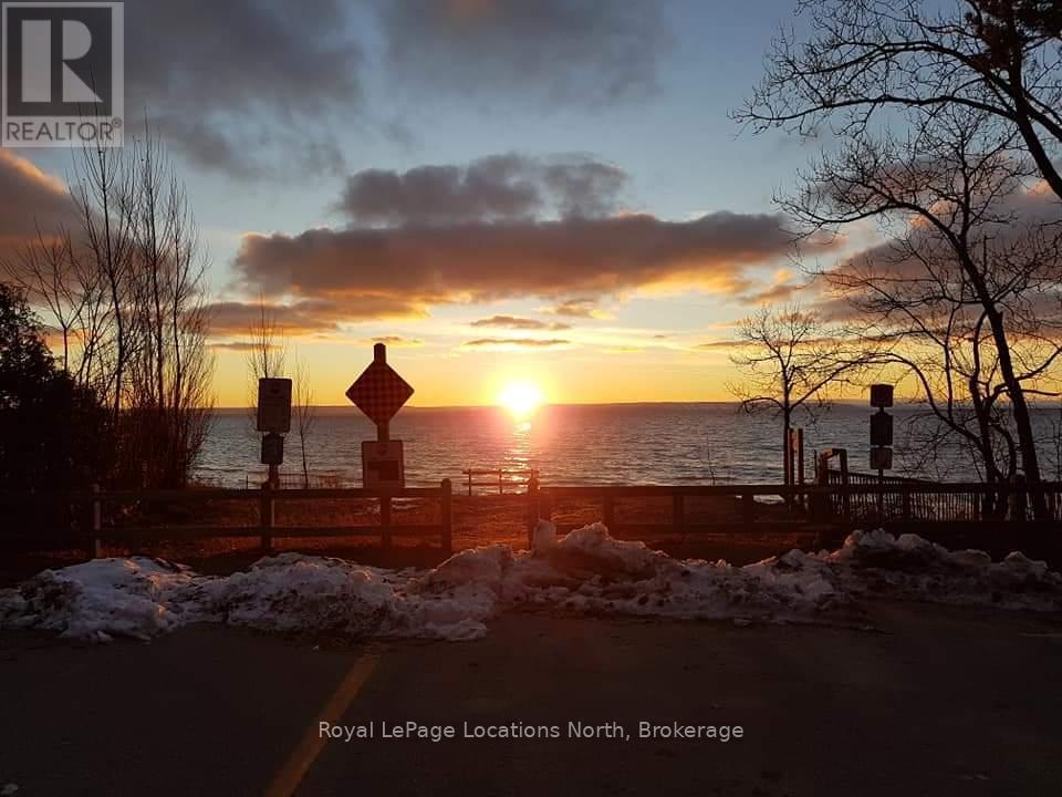 47 Balsam Street, Tiny, Ontario  L0L 1P0 - Photo 12 - S12881636