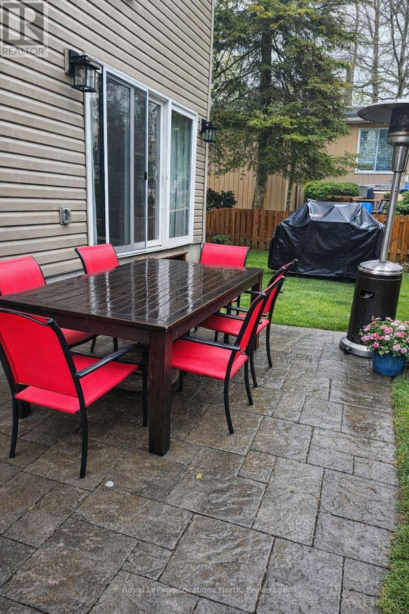 47 Balsam Street, Tiny, Ontario  L0L 1P0 - Photo 3 - S12881636