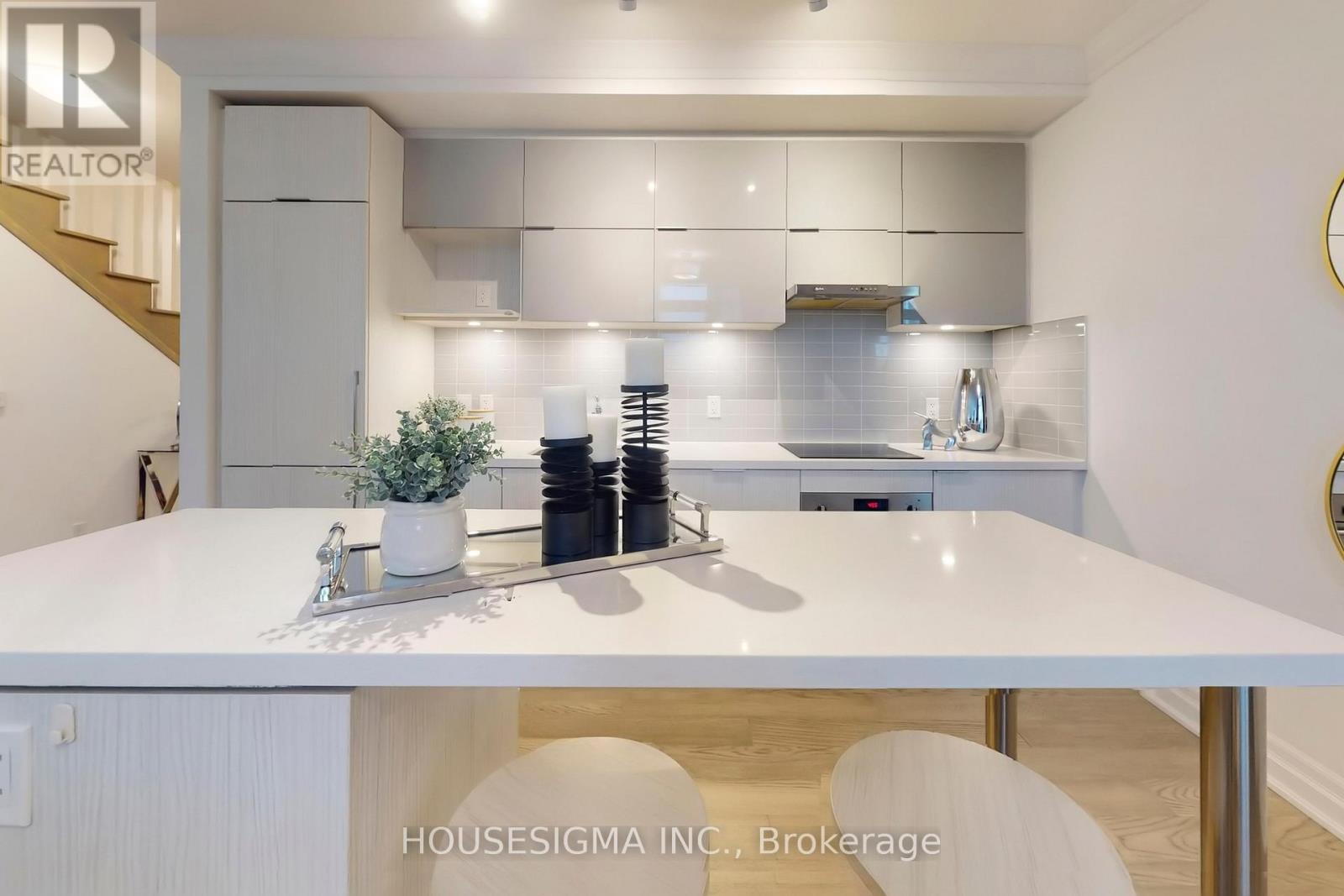 101 - 18 Rouge Valley Drive, Markham, Ontario  L6G 0H1 - Photo 10 - N12994450