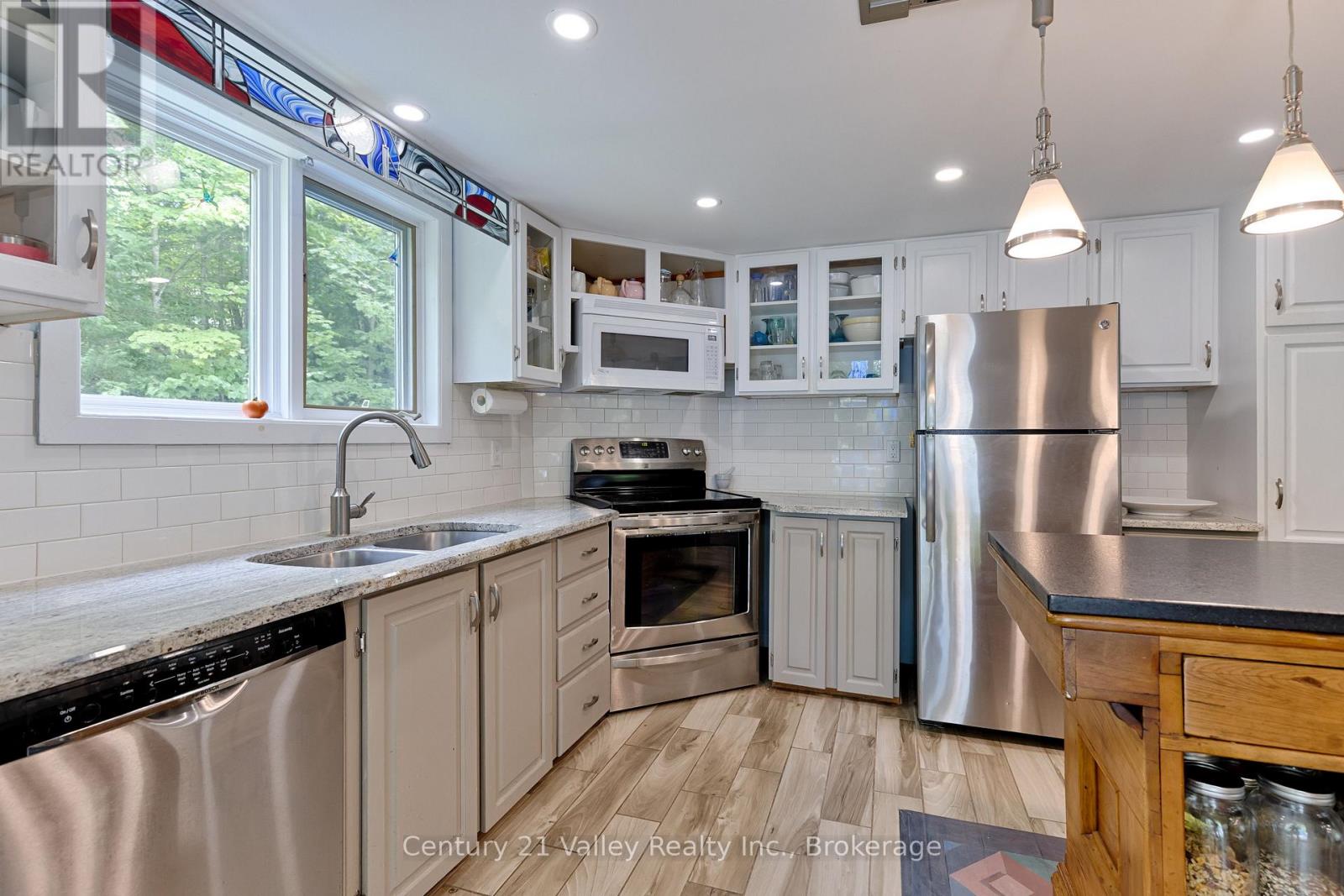 671 Graphite Bay Road, Greater Madawaska, Ontario  K0J 1H0 - Photo 36 - X12829226