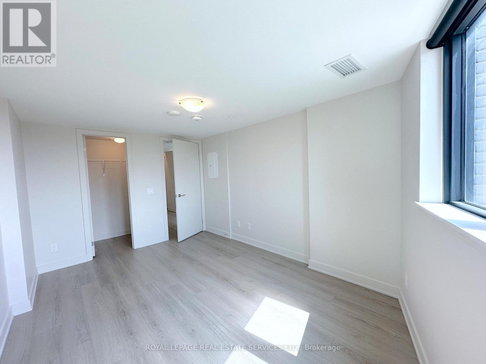623 - 3385 Dundas Street W, Toronto, Ontario  M6S 2S2 - Photo 6 - W12994420