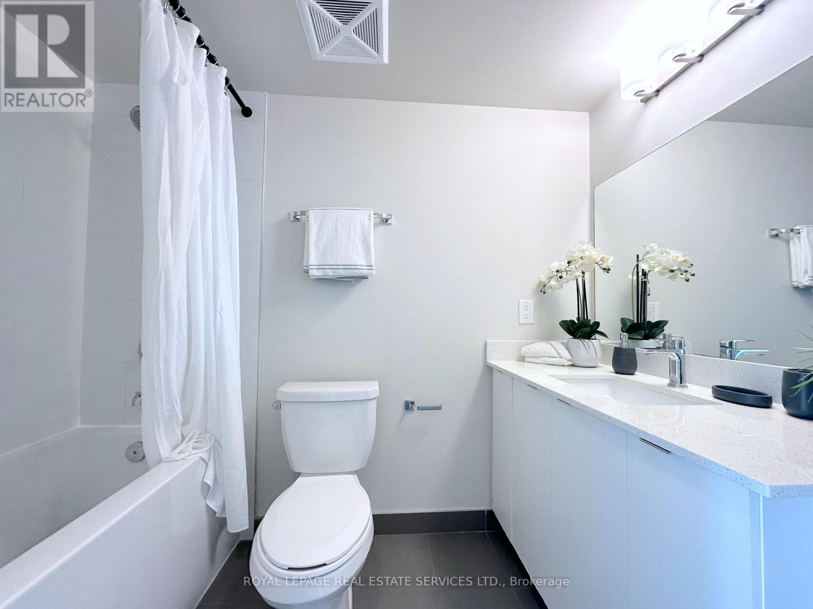 623 - 3385 Dundas Street W, Toronto, Ontario  M6S 2S2 - Photo 7 - W12994420