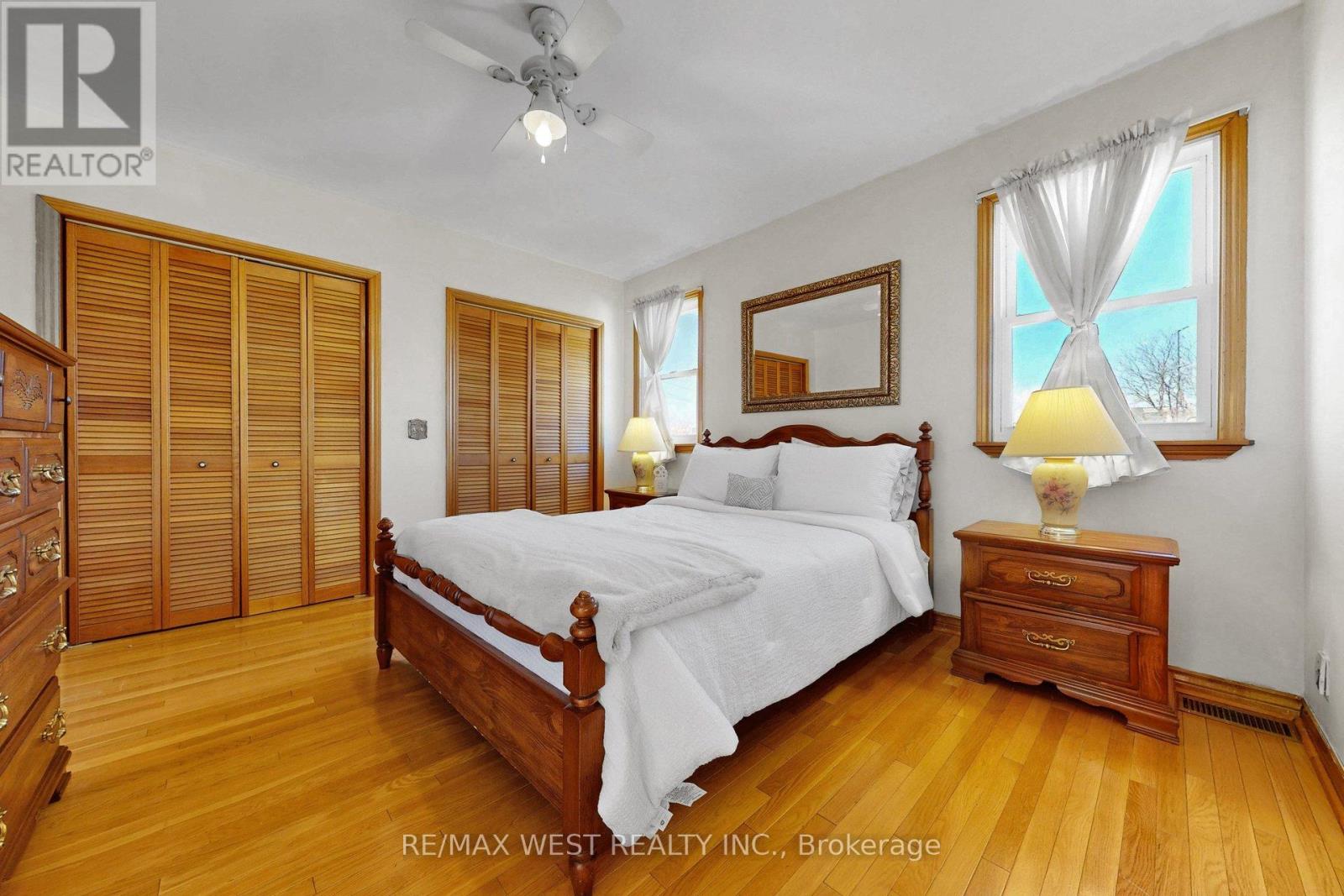 190 Belgravia Avenue, Toronto, Ontario  M6E 2M7 - Photo 19 - W12994442