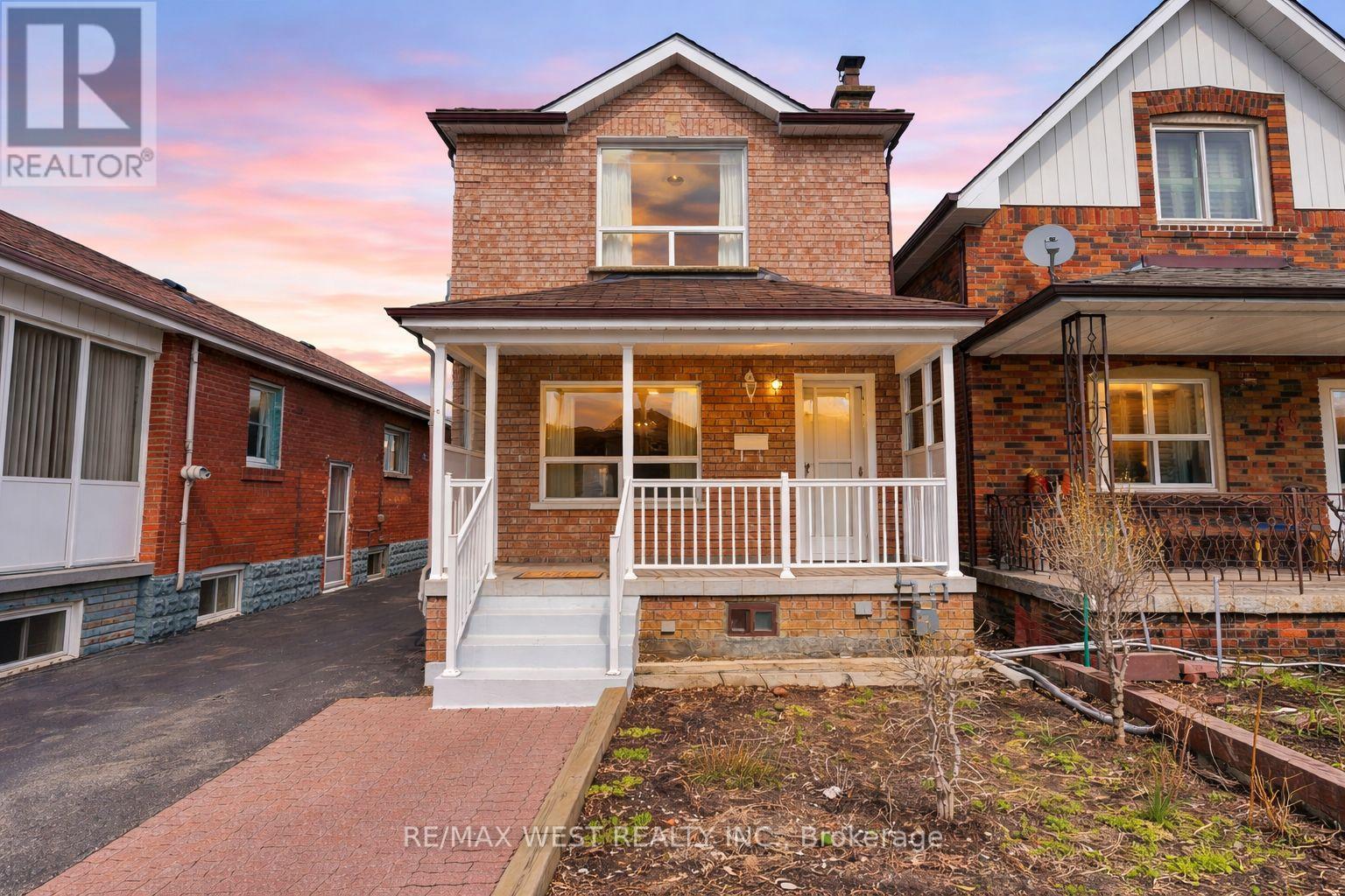 190 Belgravia Avenue, Toronto, Ontario  M6E 2M7 - Photo 2 - W12994442