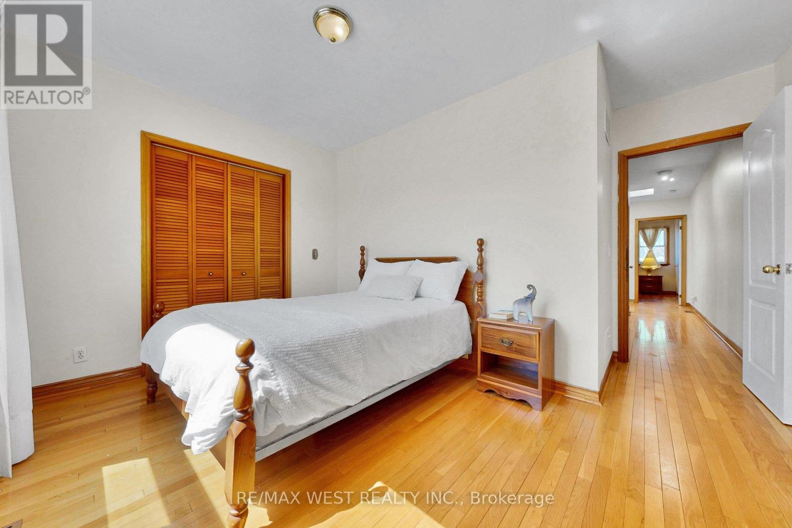 190 Belgravia Avenue, Toronto, Ontario  M6E 2M7 - Photo 24 - W12994442