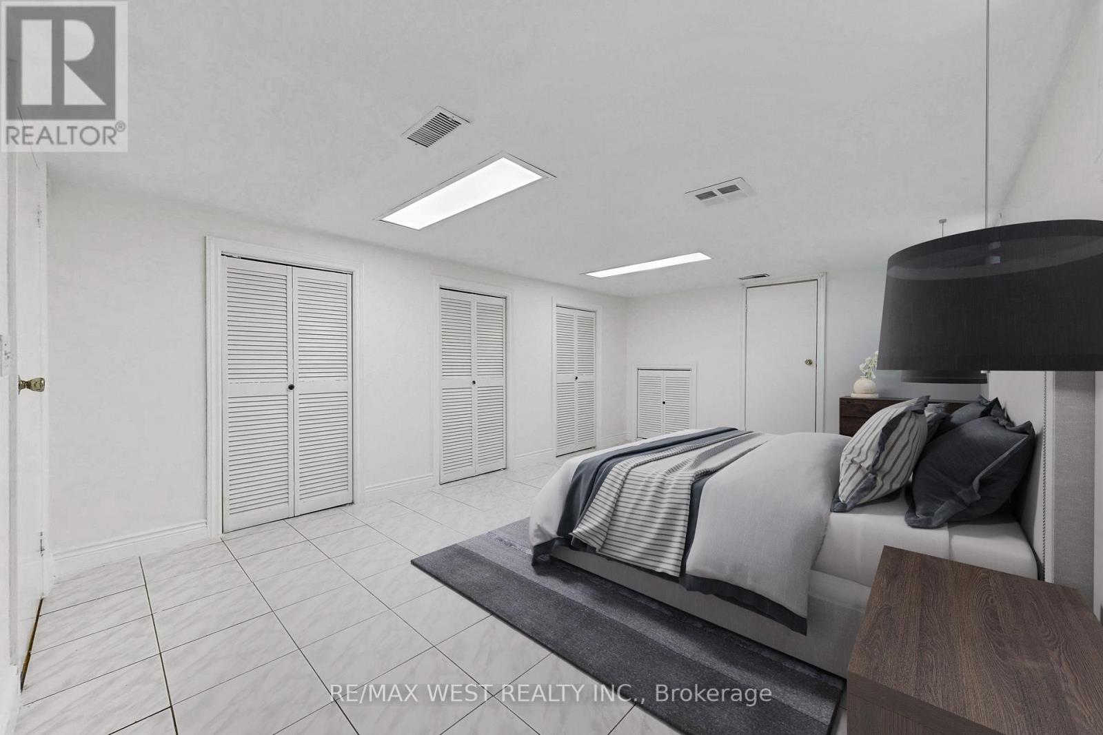 190 Belgravia Avenue, Toronto, Ontario  M6E 2M7 - Photo 29 - W12994442