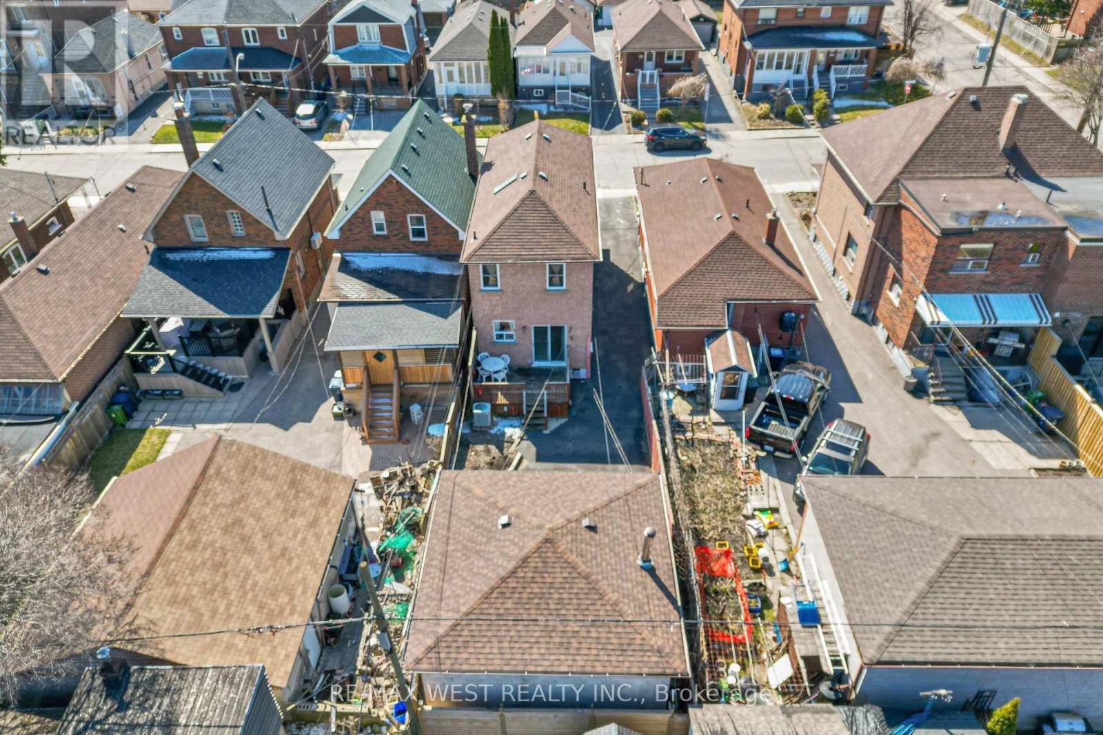 190 Belgravia Avenue, Toronto, Ontario  M6E 2M7 - Photo 40 - W12994442