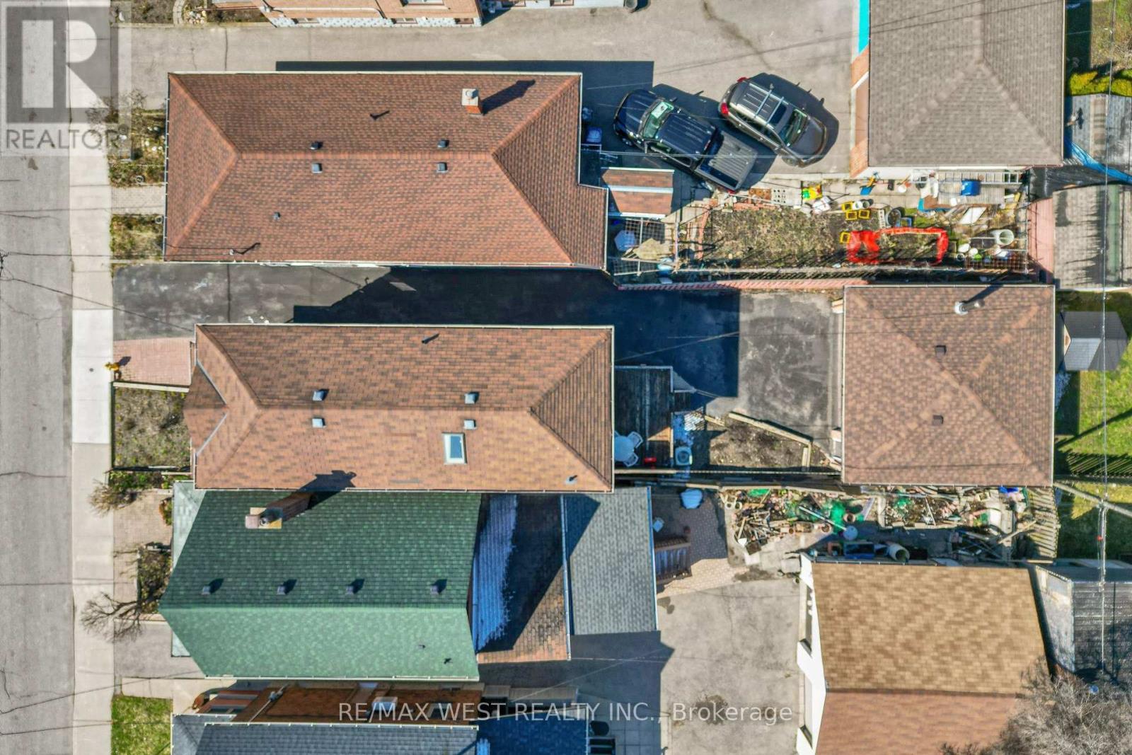 190 Belgravia Avenue, Toronto, Ontario  M6E 2M7 - Photo 41 - W12994442