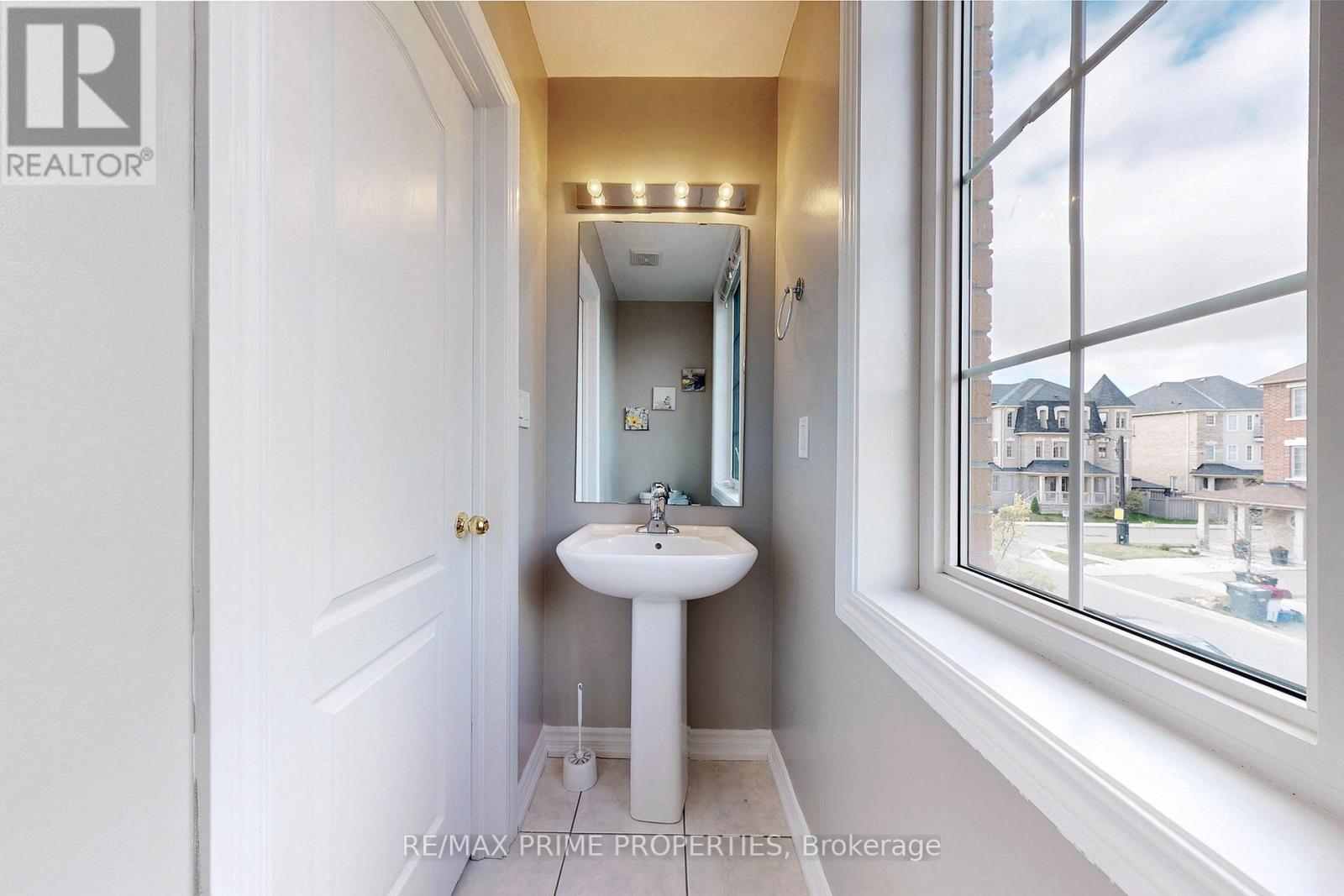 21 Sprucewood Road, Brampton, Ontario L6Z 0J0 - Photo 16 - W12994462