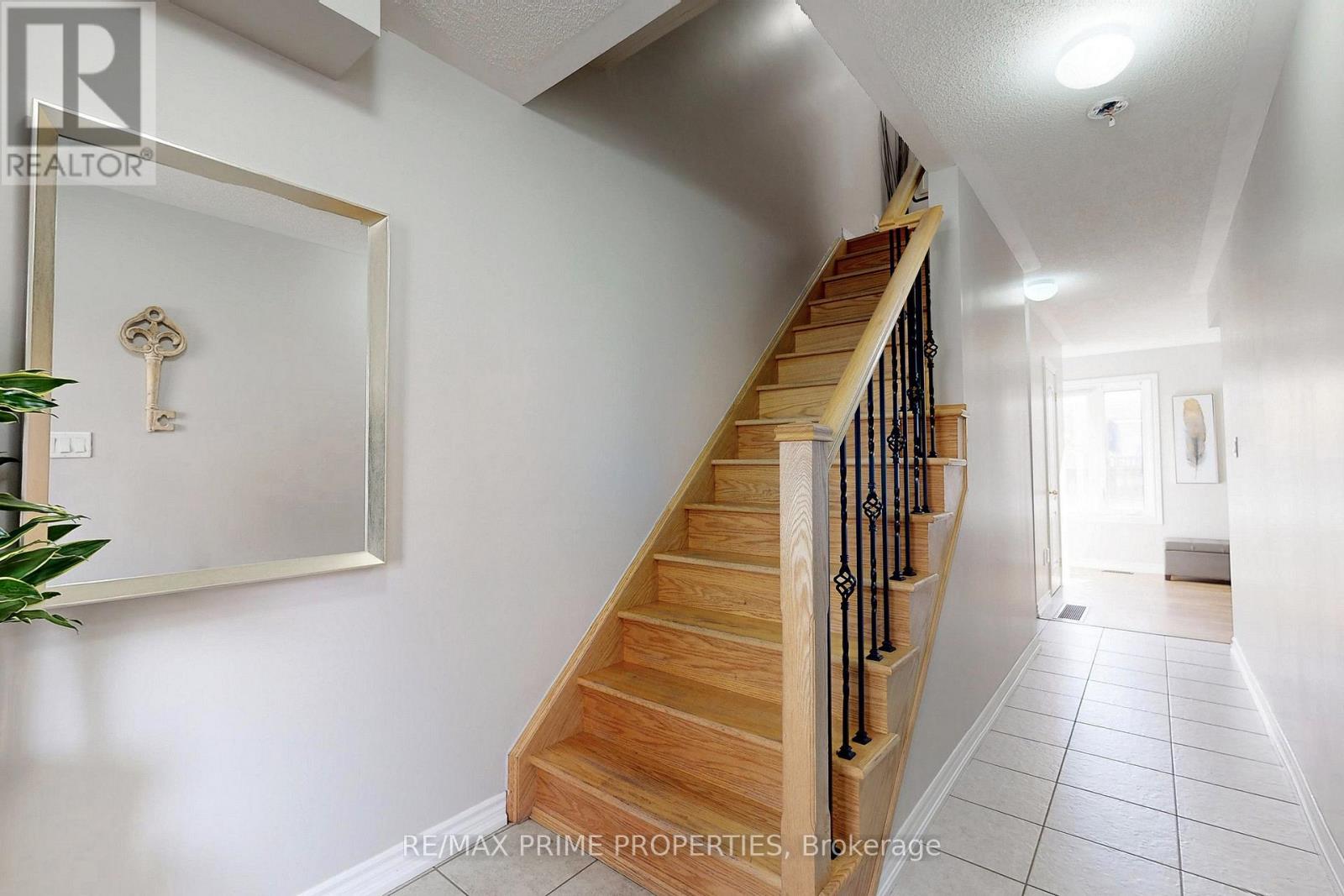 21 Sprucewood Road, Brampton, Ontario L6Z 0J0 - Photo 3 - W12994462