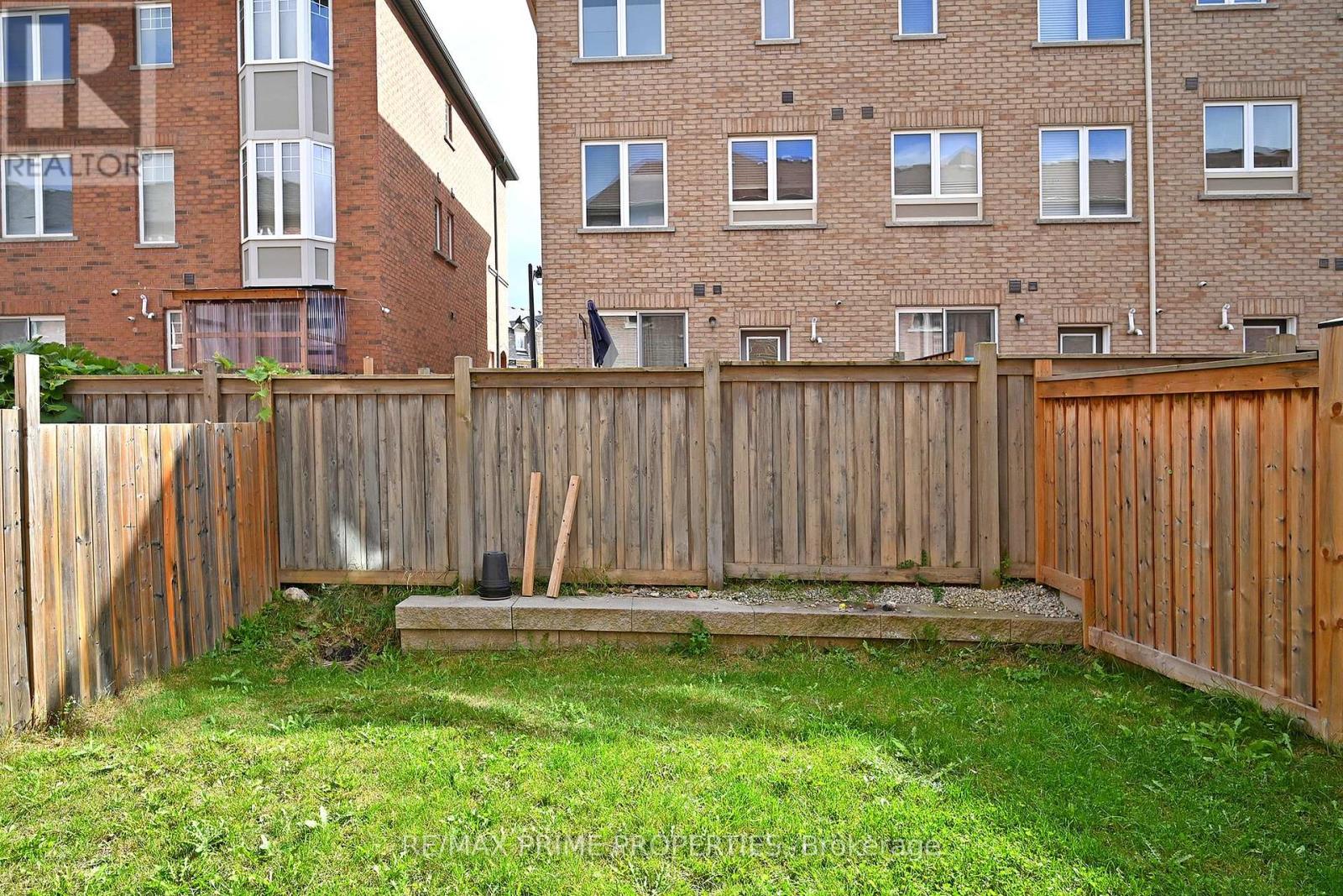 21 Sprucewood Road, Brampton, Ontario L6Z 0J0 - Photo 32 - W12994462