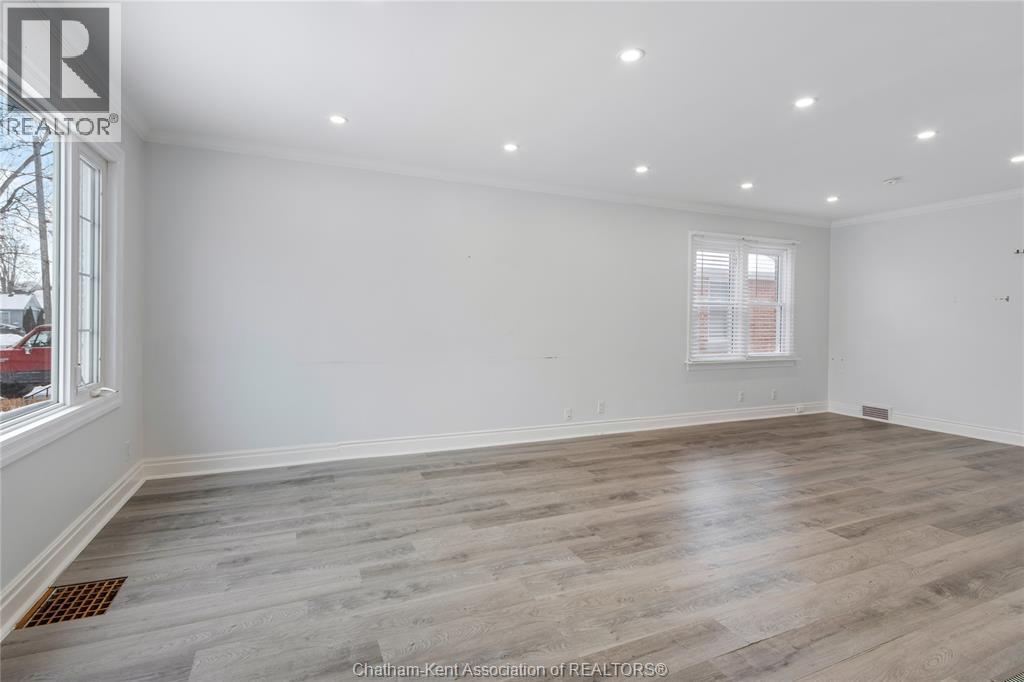 33 Wilson Avenue, Chatham, Ontario  N7L 1K8 - Photo 14 - 26007948