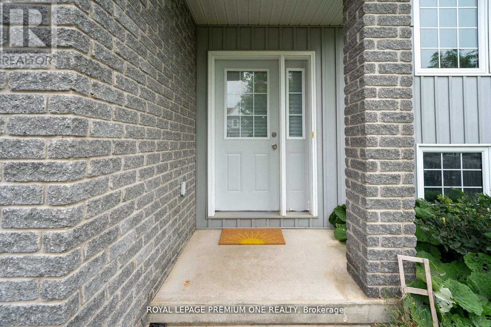 269 Berry Street, Shelburne, Ontario  L9V 3C9 - Photo 3 - X12994436