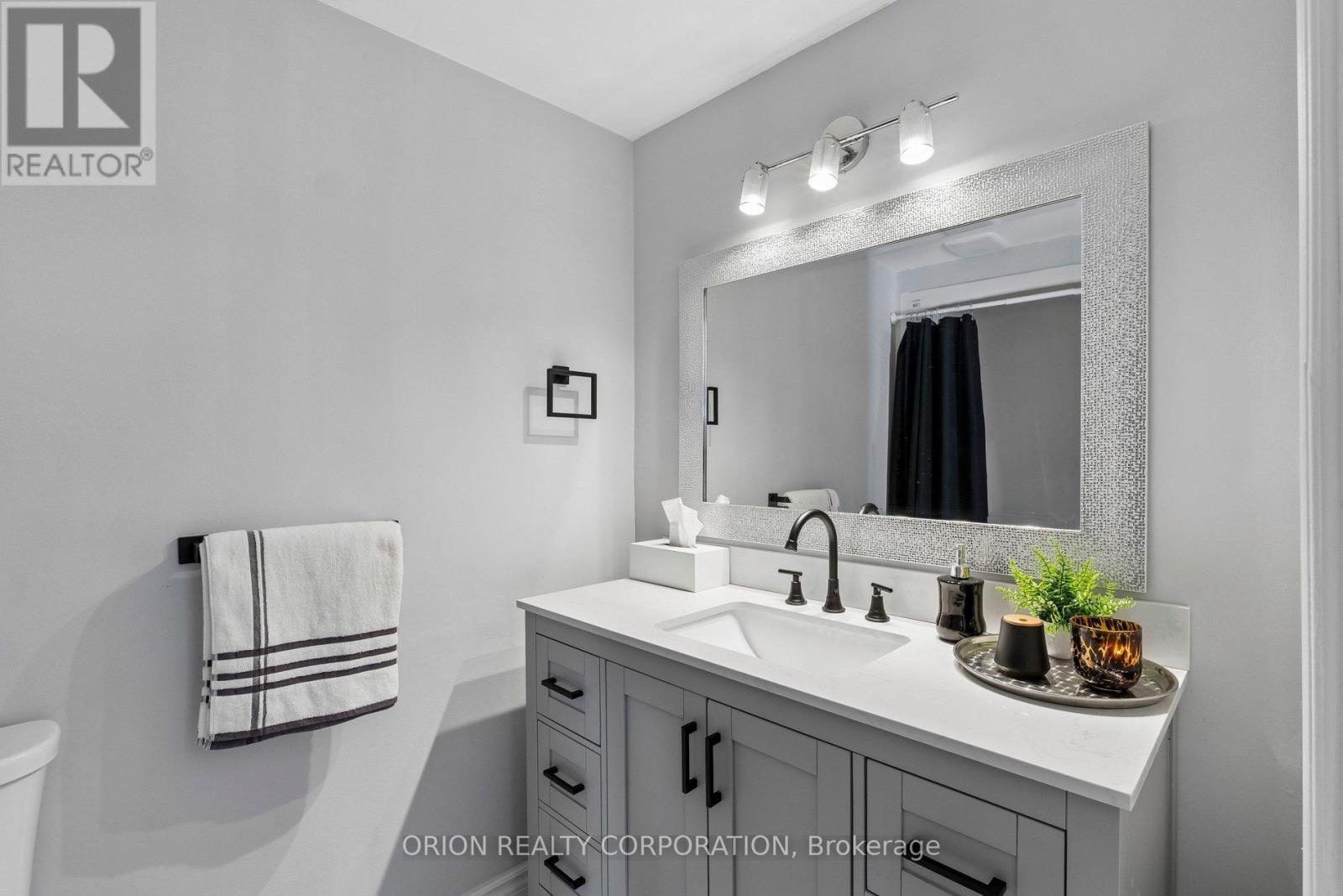 1014b Vanier Avenue, Woodstock, Ontario  N4S 4K4 - Photo 24 - X12994454