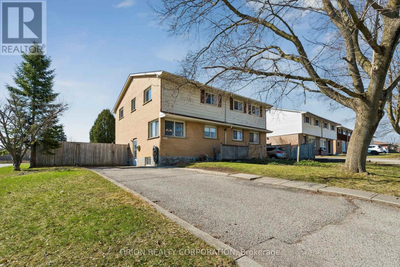 1014b Vanier Avenue, Woodstock, Ontario  N4S 4K4 - Photo 40 - X12994454