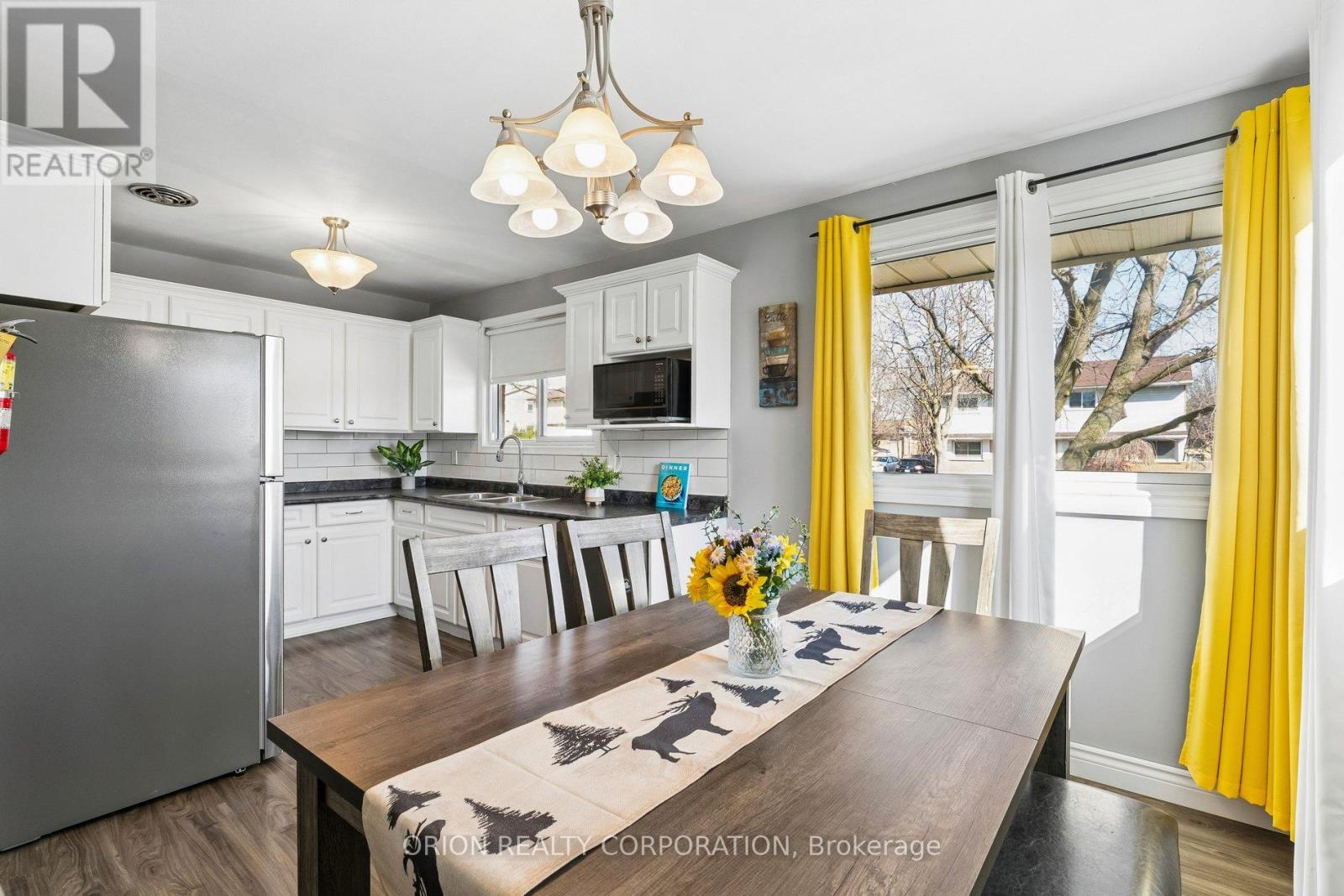 1014b Vanier Avenue, Woodstock, Ontario  N4S 4K4 - Photo 6 - X12994454