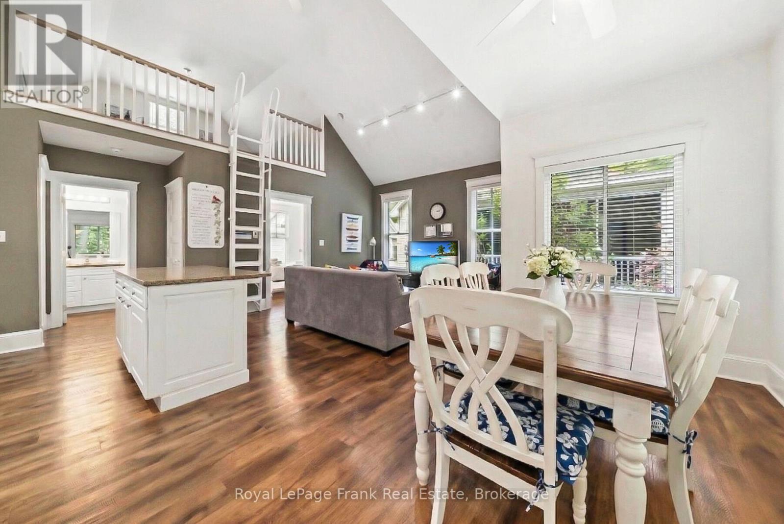 203 - 40 Hollow Lane, Prince Edward County, Ontario  K0K 1P0 - Photo 6 - X12994458