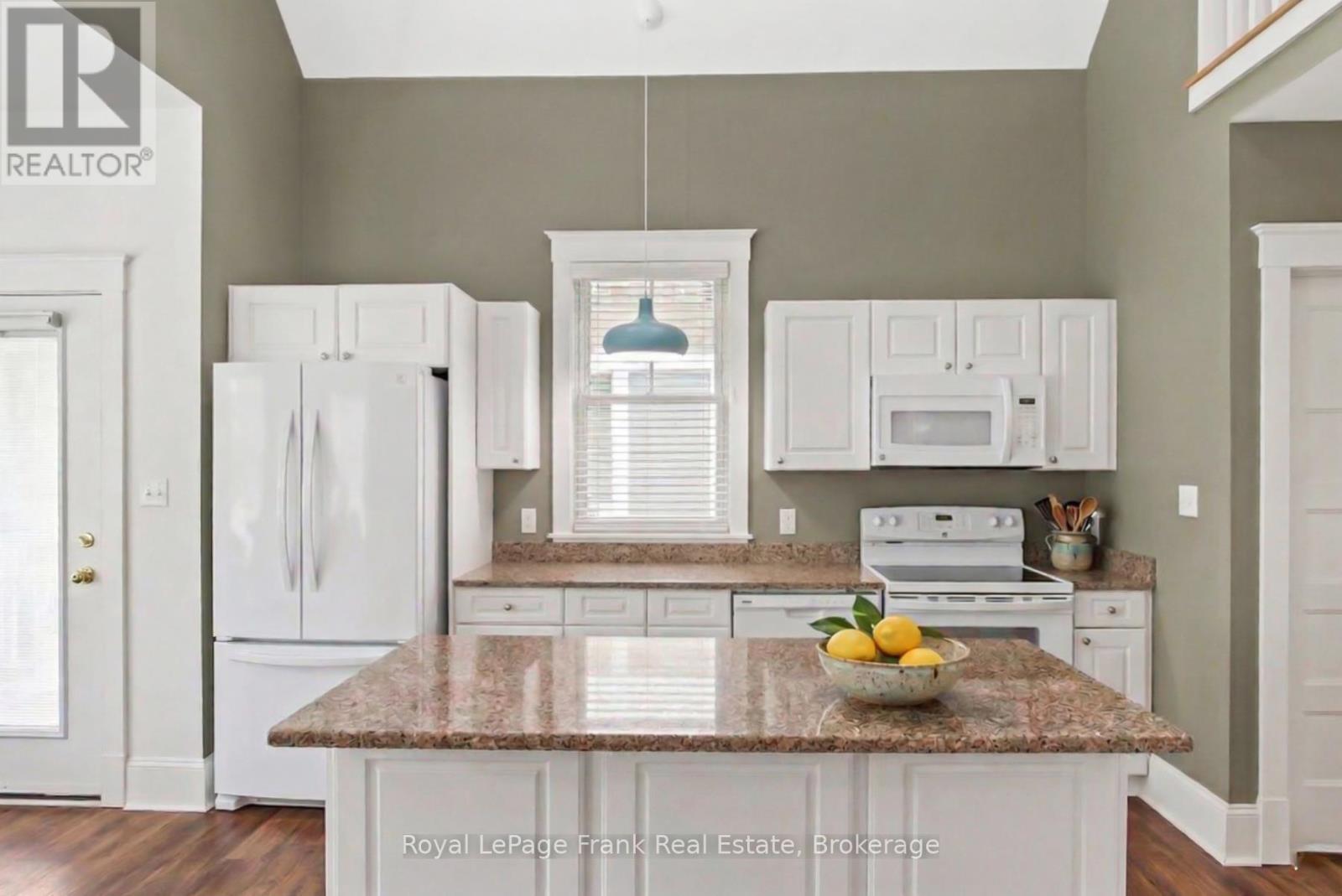 203 - 40 Hollow Lane, Prince Edward County, Ontario  K0K 1P0 - Photo 8 - X12994458