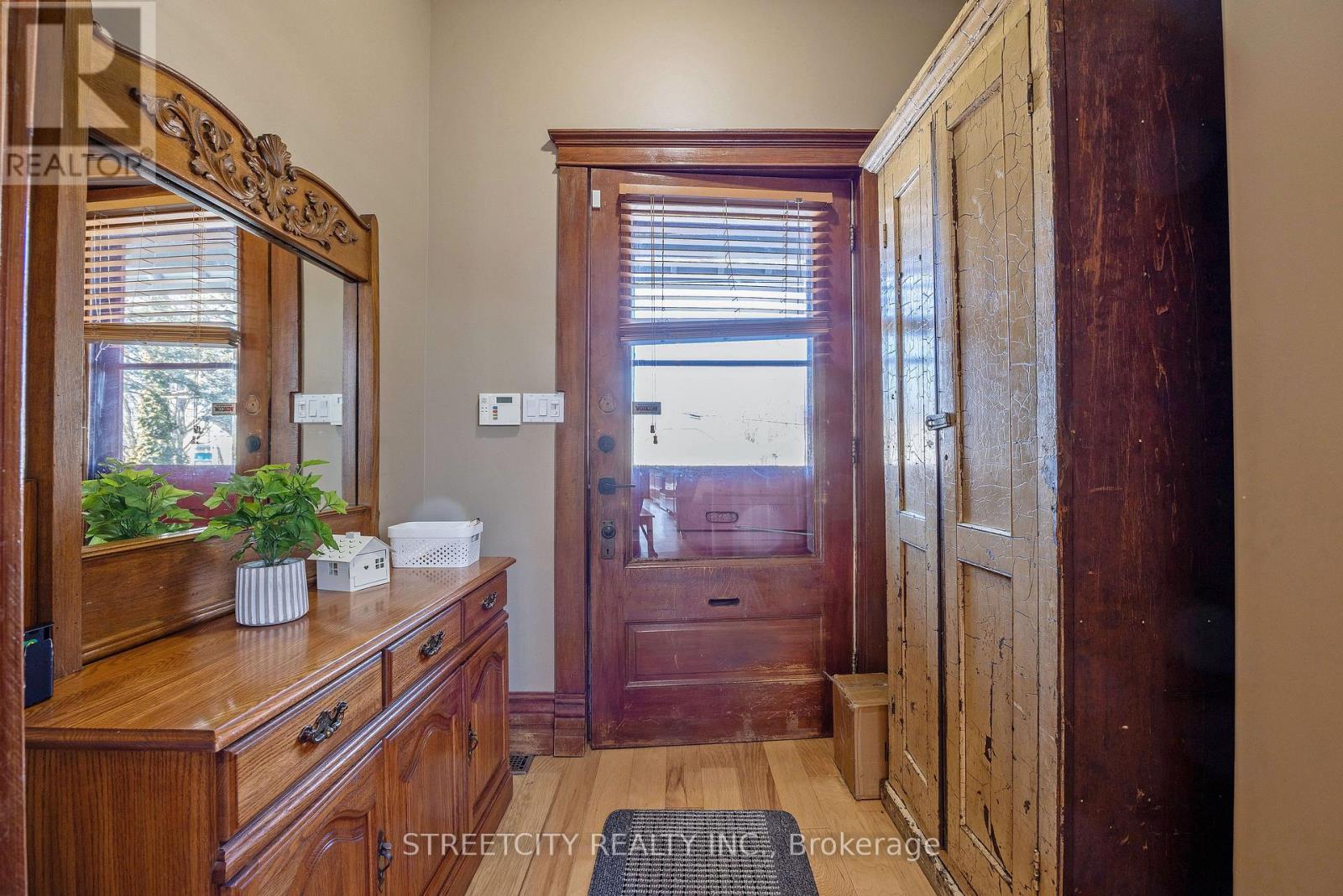 55 Tecumseh Avenue, London South, Ontario  N6C 1R5 - Photo 16 - X12868382