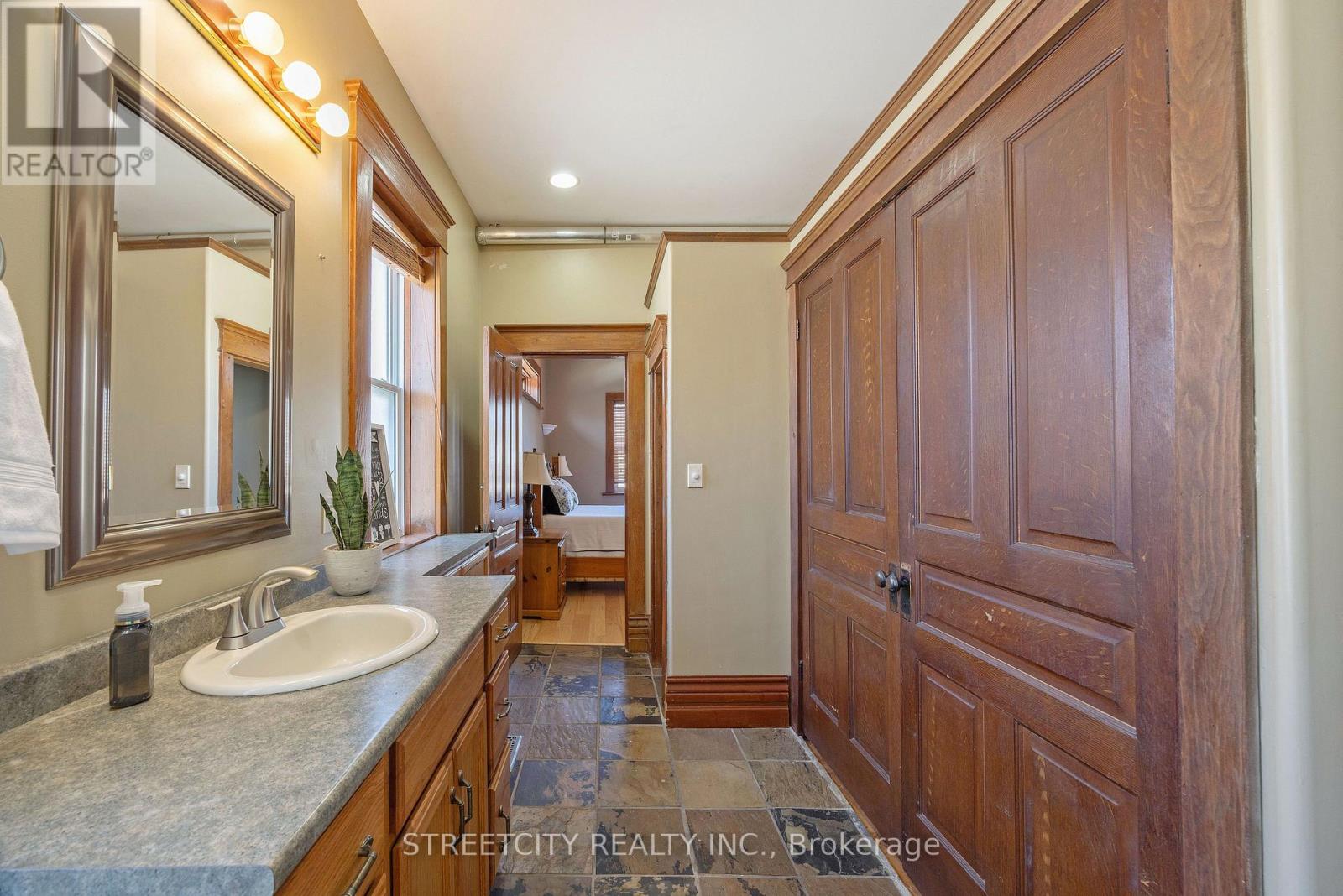 55 Tecumseh Avenue, London South, Ontario  N6C 1R5 - Photo 35 - X12868382