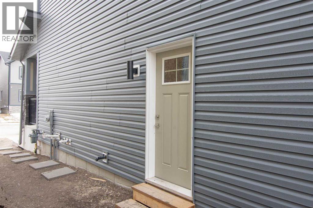 350 Midgrove Link SW, Airdrie, Alberta  T4B 5K8 - Photo 3 - A2299122