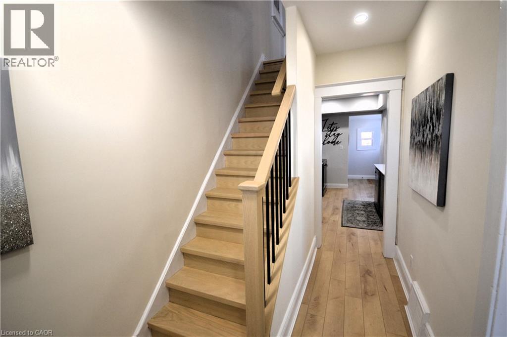 151 London Street N, Hamilton, Ontario  L8H 4B6 - Photo 5 - 40817796
