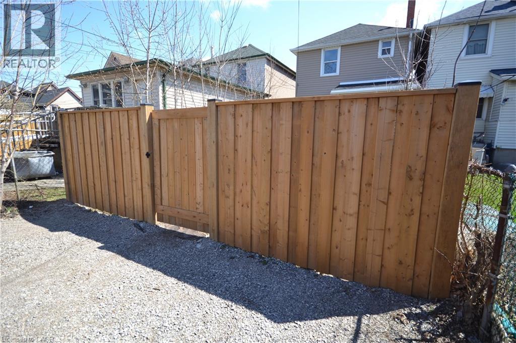 151 London Street N, Hamilton, Ontario  L8H 4B6 - Photo 38 - 40817796