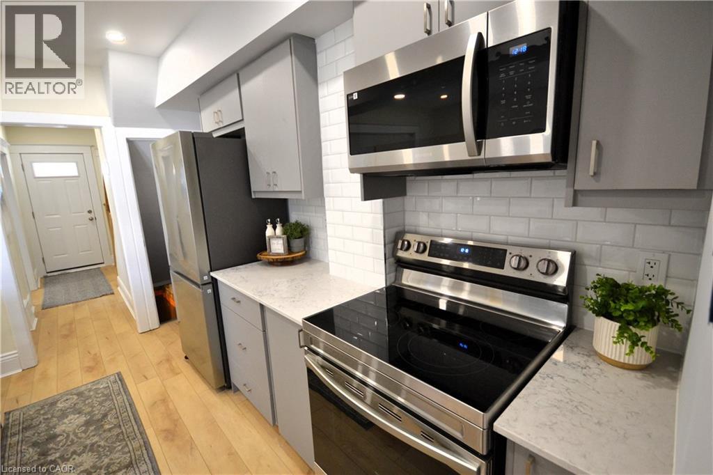 151 London Street N, Hamilton, Ontario  L8H 4B6 - Photo 14 - 40817796