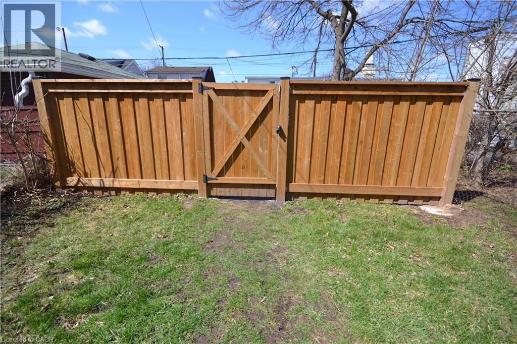 151 London Street N, Hamilton, Ontario  L8H 4B6 - Photo 40 - 40817796