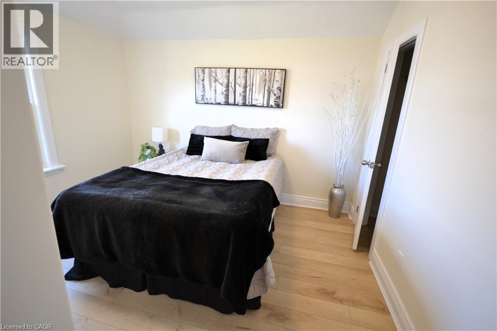 151 London Street N, Hamilton, Ontario  L8H 4B6 - Photo 28 - 40817796