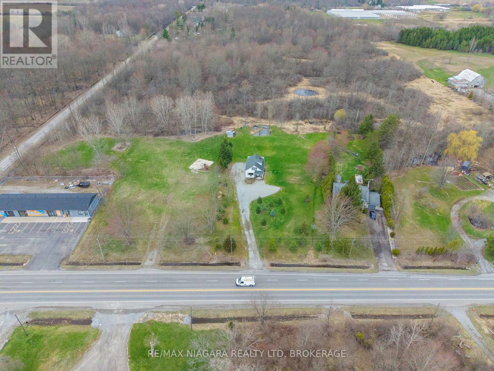 1183 Merrittville Highway, Thorold, Ontario  L3B 5N5 - Photo 3 - X12994294