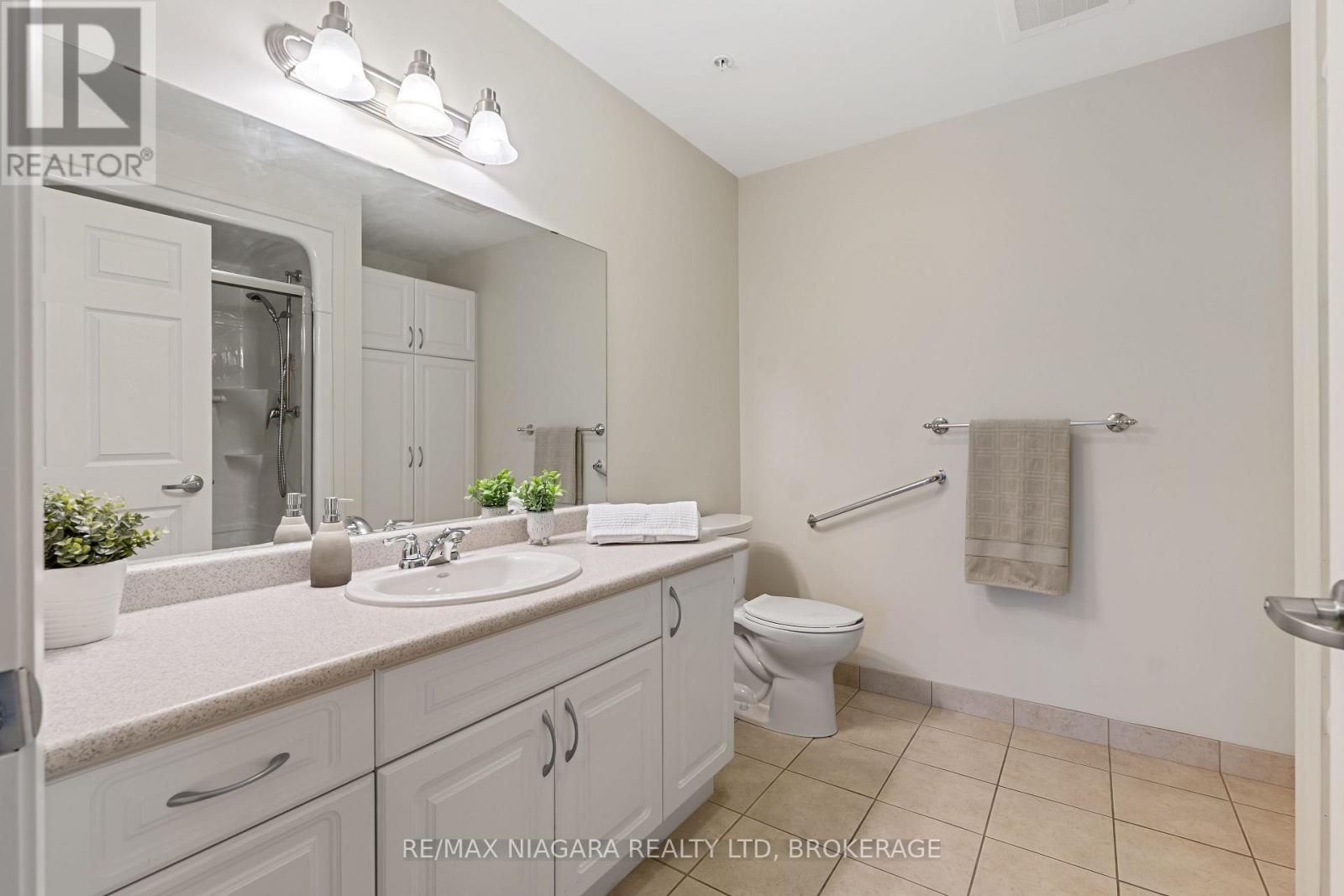 202 - 141 Vansickle Road, St. Catharines, Ontario  L2S 0E5 - Photo 14 - X12994518