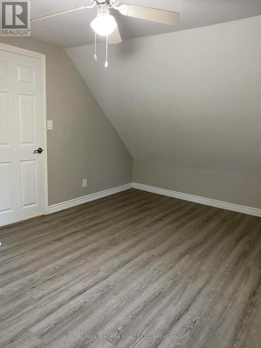 42 Vine Street, St. Catharines, Ontario  L2R 3X8 - Photo 13 - X12994558