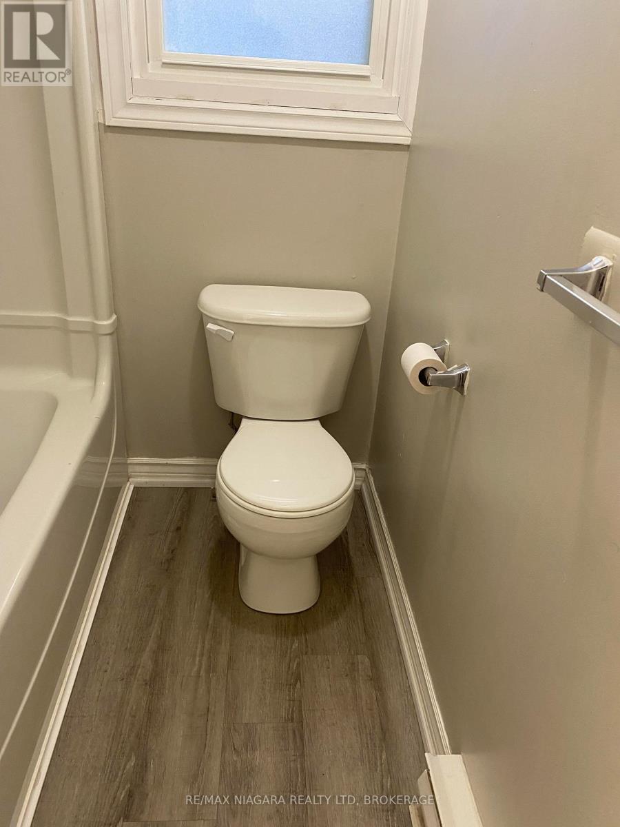 42 Vine Street, St. Catharines, Ontario  L2R 3X8 - Photo 14 - X12994558