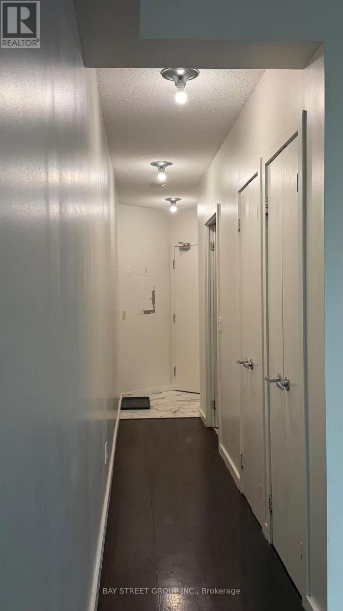 604 - 218 Queens Quay W, Toronto, Ontario  M5J 2Y6 - Photo 6 - C12730154