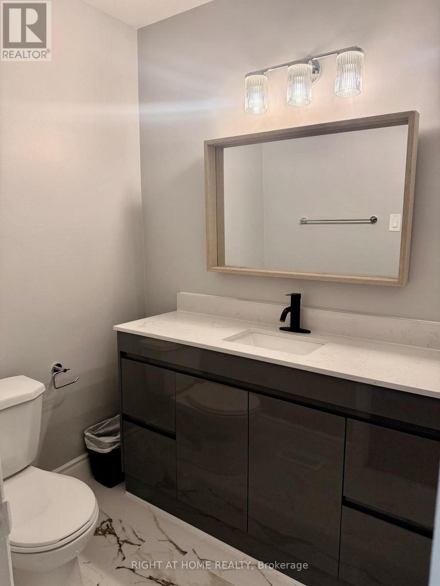 266 Westcourt Place, Waterloo, Ontario  N2L 2R7 - Photo 13 - X12991310