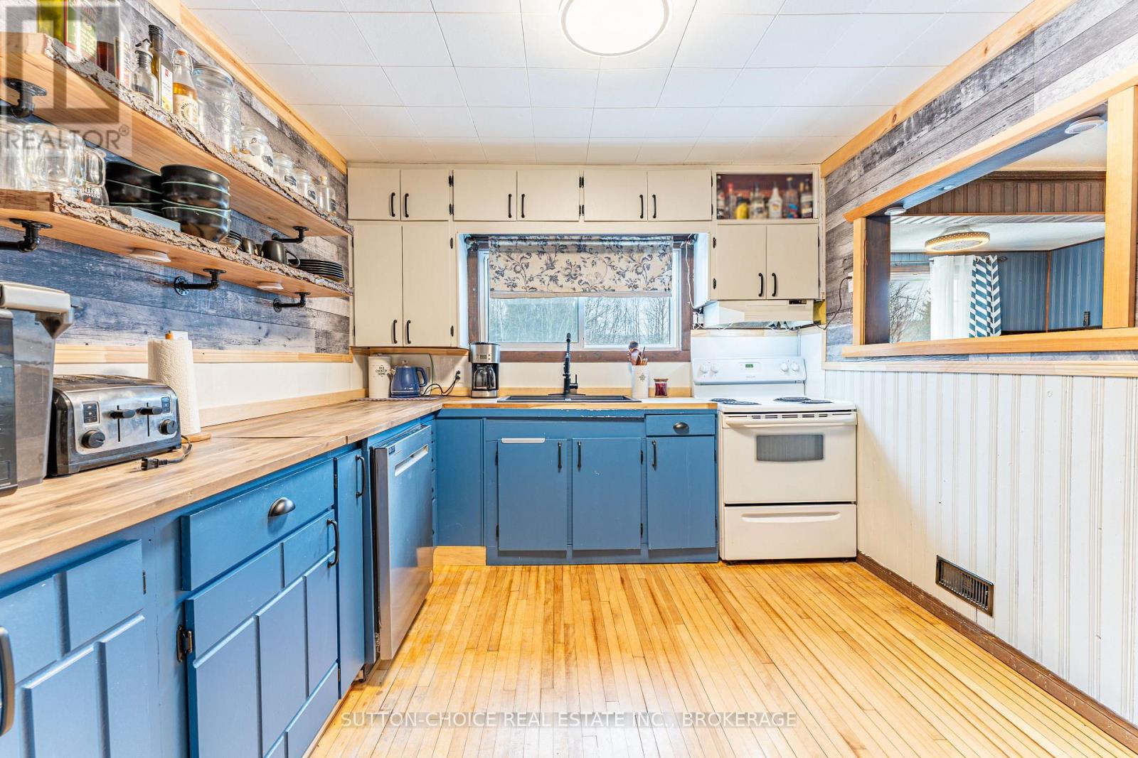 3 Pine Street, Unorganized Townships, Ontario  P0H 2J0 - Photo 8 - X12994496