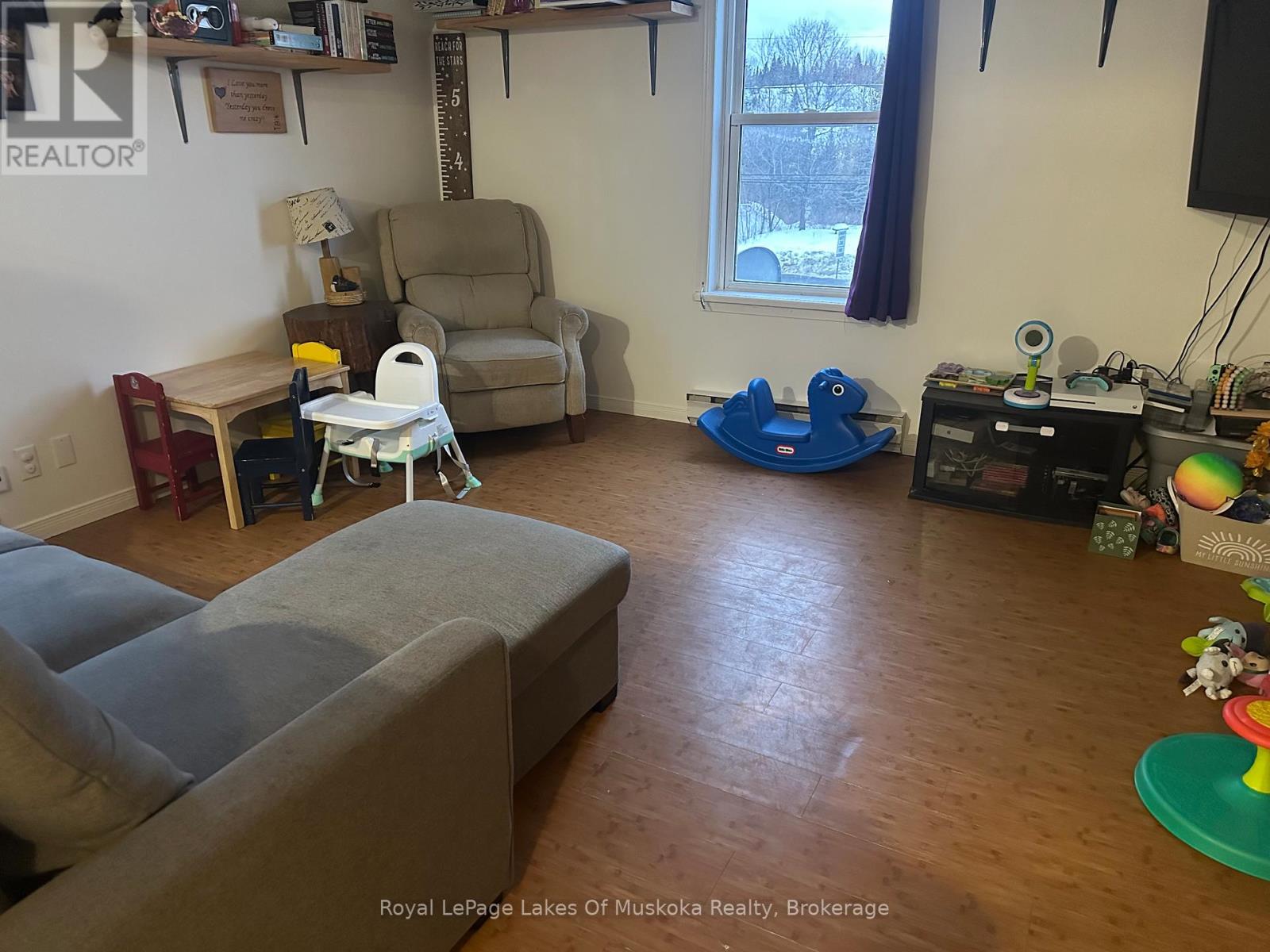 120 Ontario Street, Burk's Falls, Ontario  P0A 1C0 - Photo 3 - X12994510