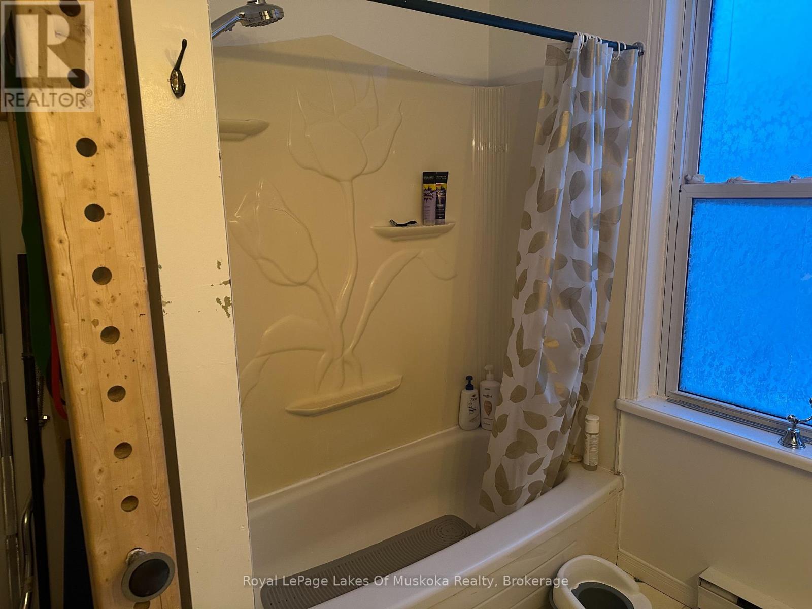 120 Ontario Street, Burk's Falls, Ontario  P0A 1C0 - Photo 8 - X12994510