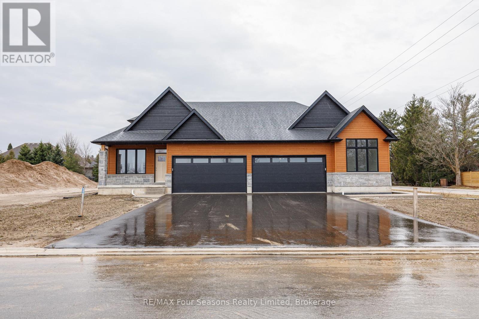 5 Boynton Court, Blue Mountains, Ontario  N0H 2P0 - Photo 2 - X12994512