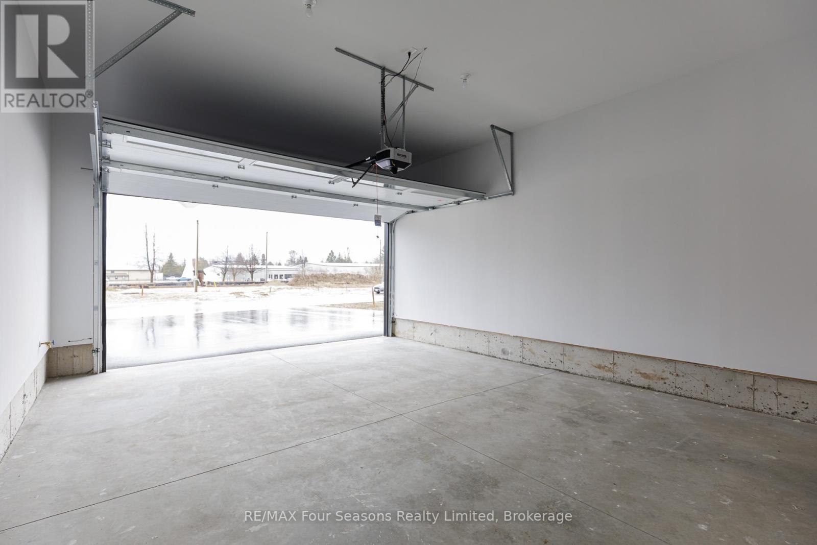 7 Boynton Court, Blue Mountains, Ontario  N0H 2P0 - Photo 35 - X12994516