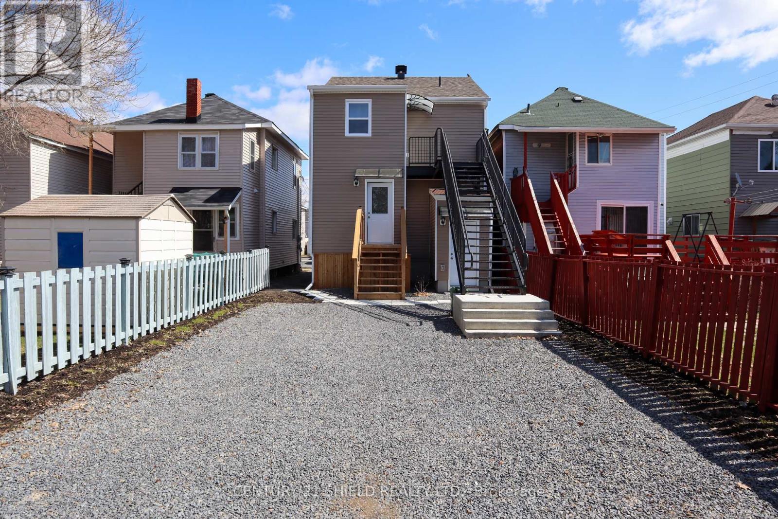 228-228a Carleton Street, Cornwall, Ontario  K6H 4X4 - Photo 2 - X12723772