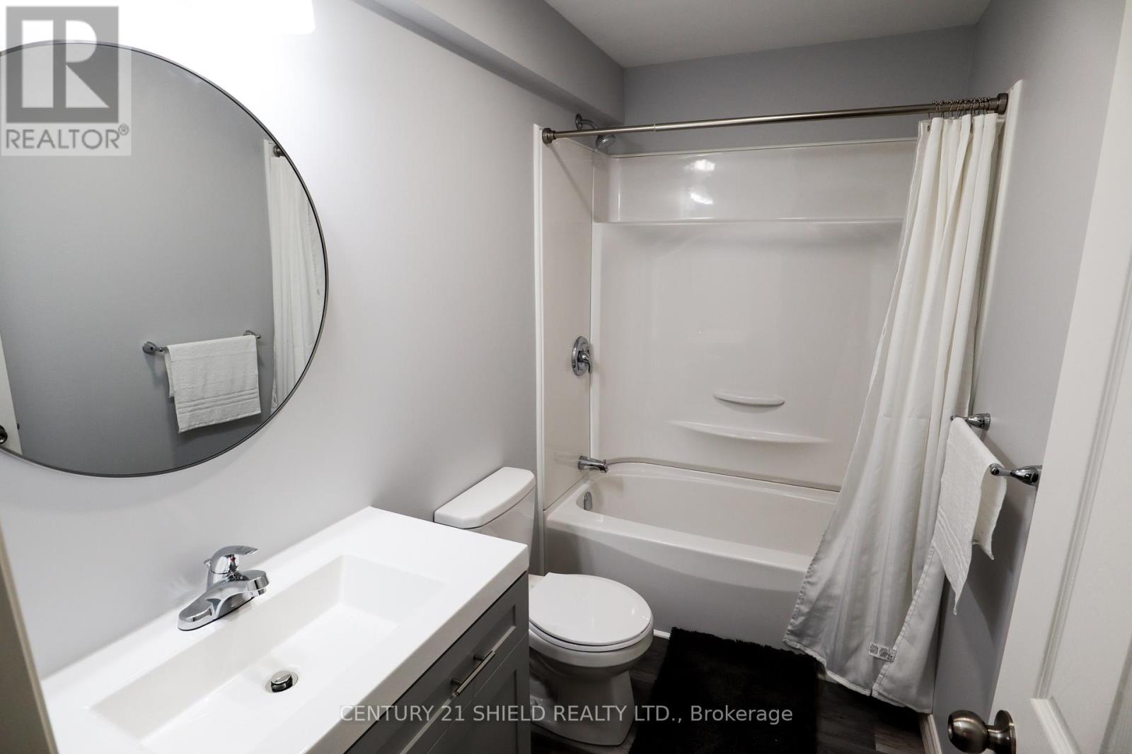 228-228a Carleton Street, Cornwall, Ontario  K6H 4X4 - Photo 3 - X12723772