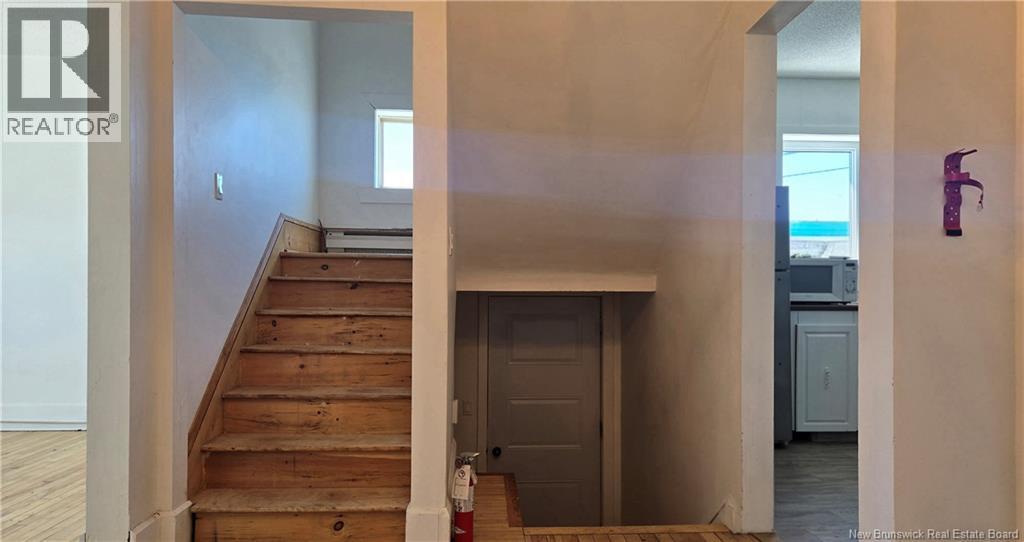 15- 15-1/2 Aberdeen Street, Campbellton, New Brunswick  E3N 2J6 - Photo 3 - NB137052