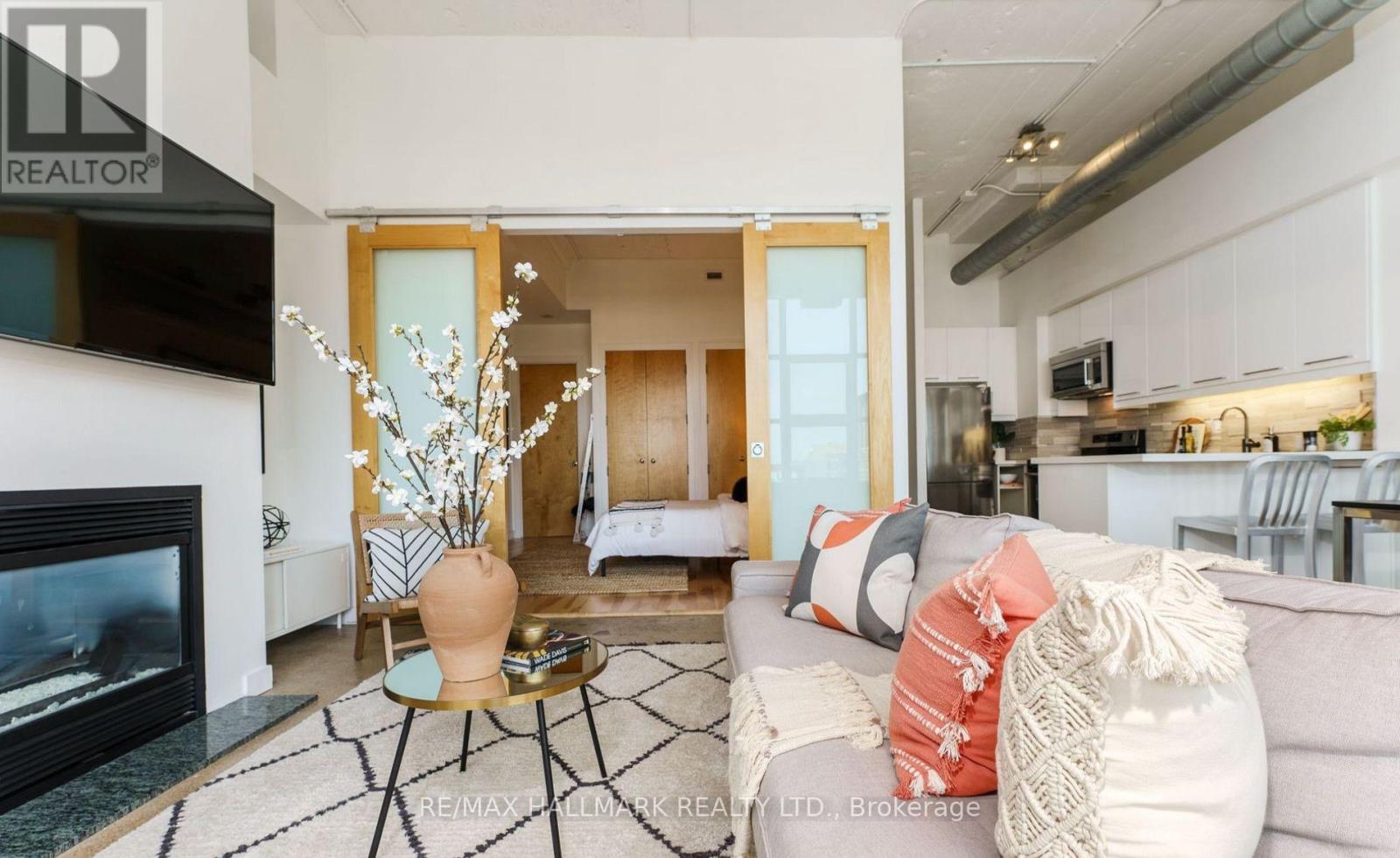 748 - 155 Dalhousie Street, Toronto, Ontario  M5B 2P7 - Photo 4 - C12994482