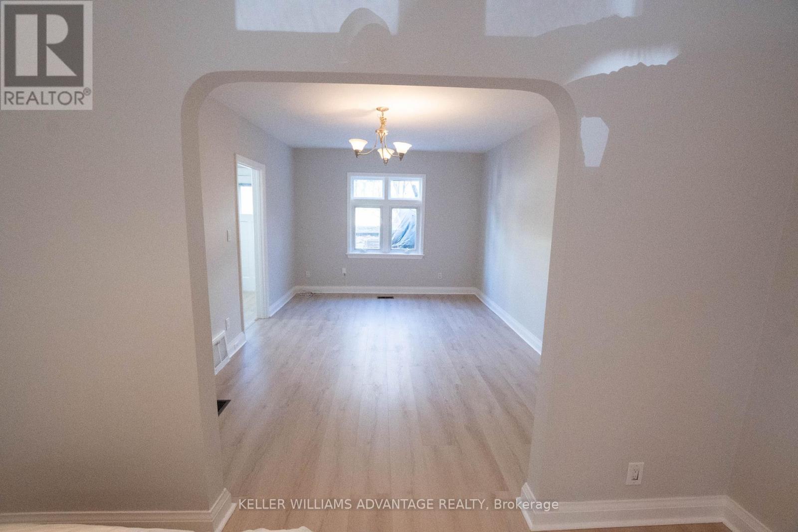 35 Mount Royal Avenue, Toronto, Ontario  M6H 2S2 - Photo 8 - C12994534