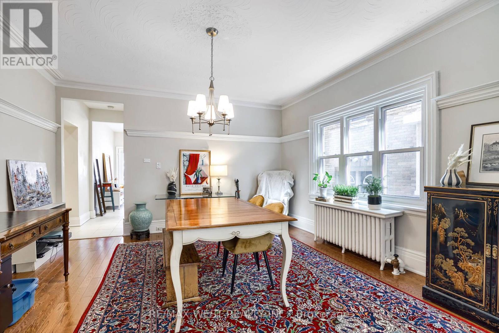 Main - 6 Oriole Gardens, Toronto, Ontario  M4V 1V7 - Photo 10 - C12994566