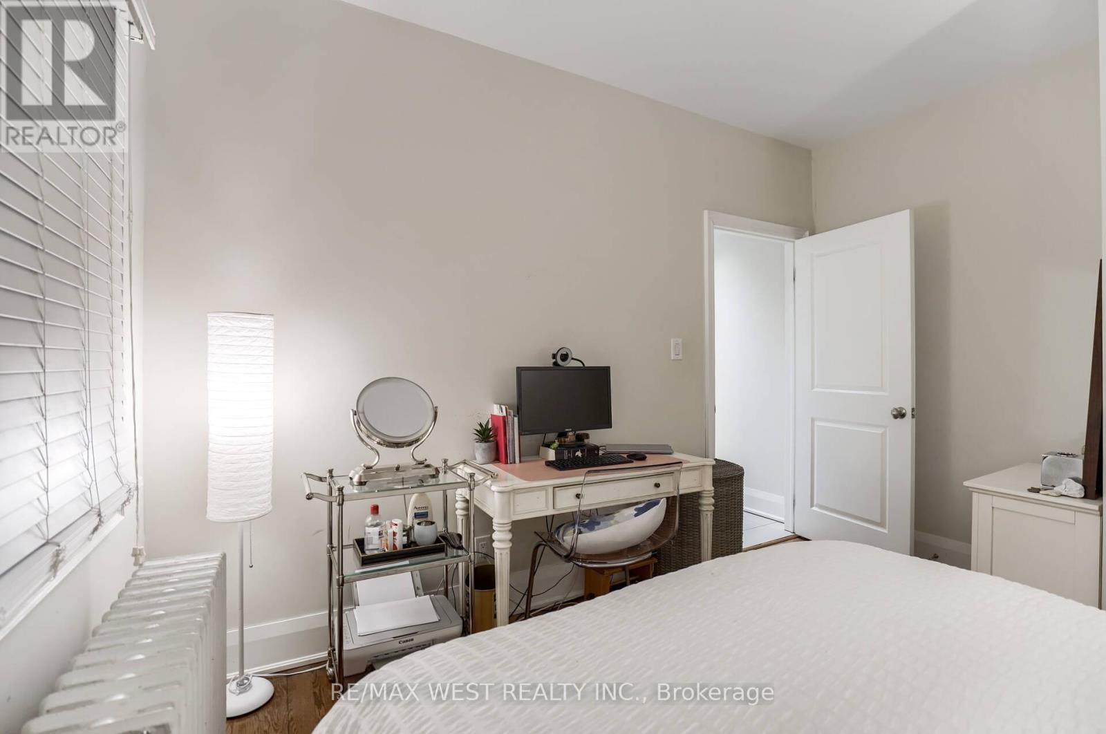 Main - 6 Oriole Gardens, Toronto, Ontario  M4V 1V7 - Photo 23 - C12994566