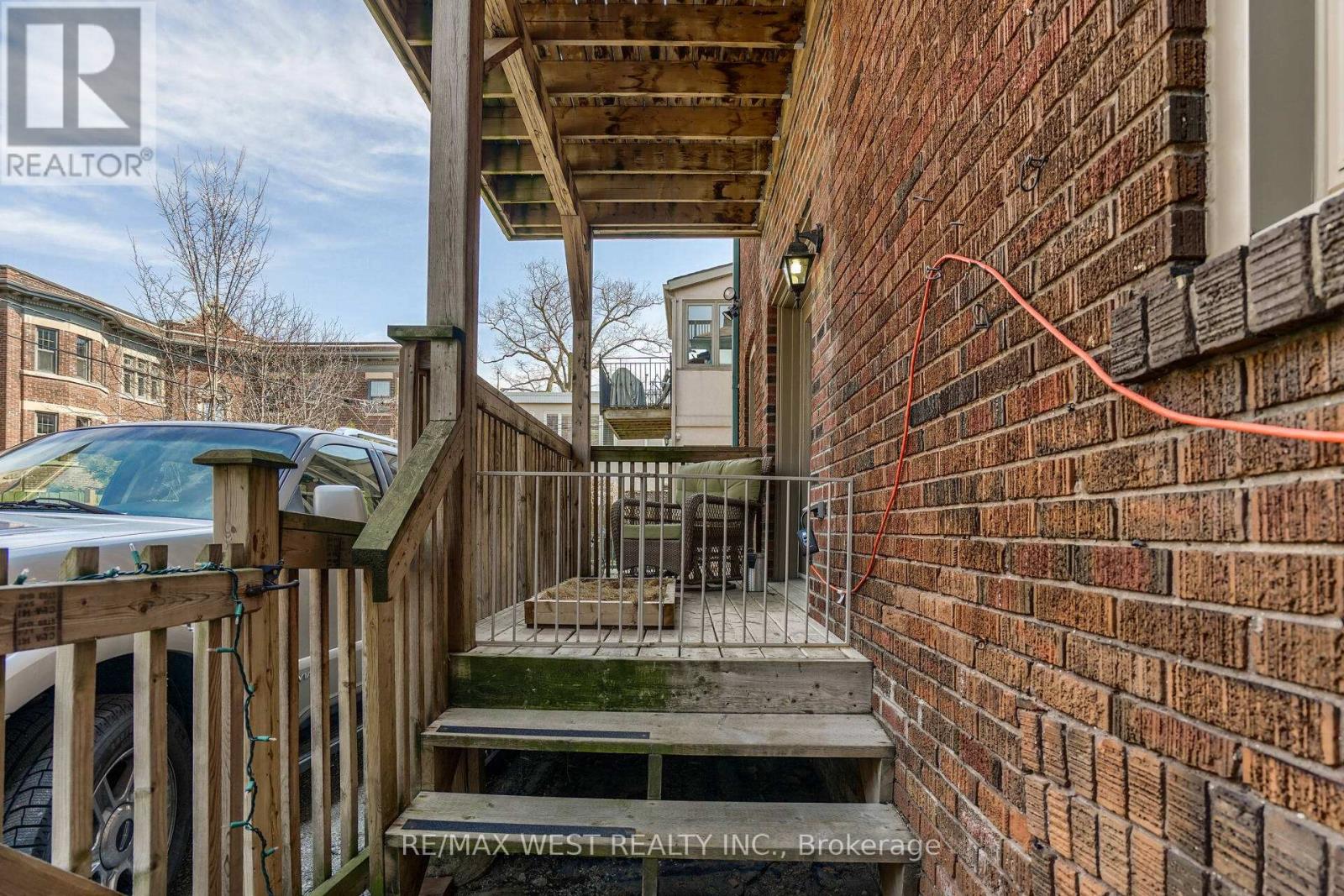 Main - 6 Oriole Gardens, Toronto, Ontario  M4V 1V7 - Photo 26 - C12994566