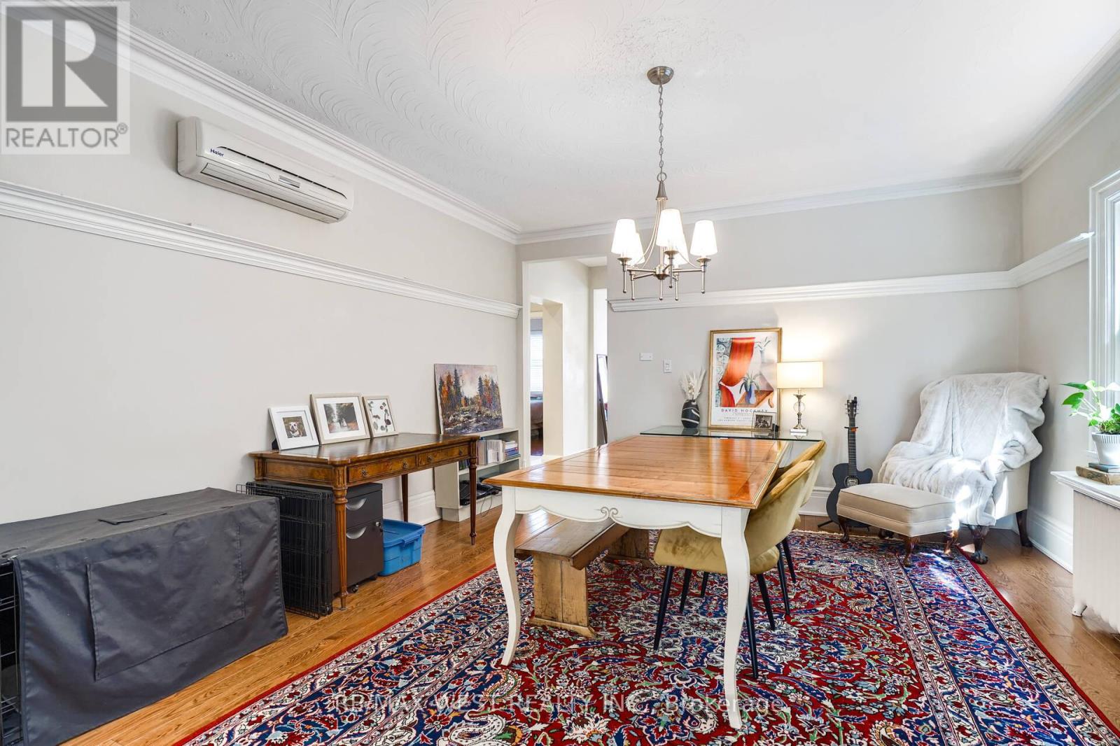 Main - 6 Oriole Gardens, Toronto, Ontario  M4V 1V7 - Photo 9 - C12994566